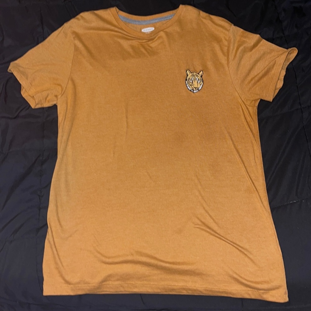 Tan tiger t-shirt